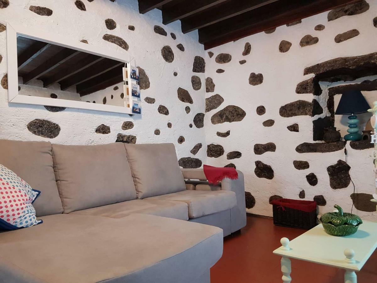 Join Our Relaxed House Near The Beach - Mosteiros モステイロス エクステリア 写真